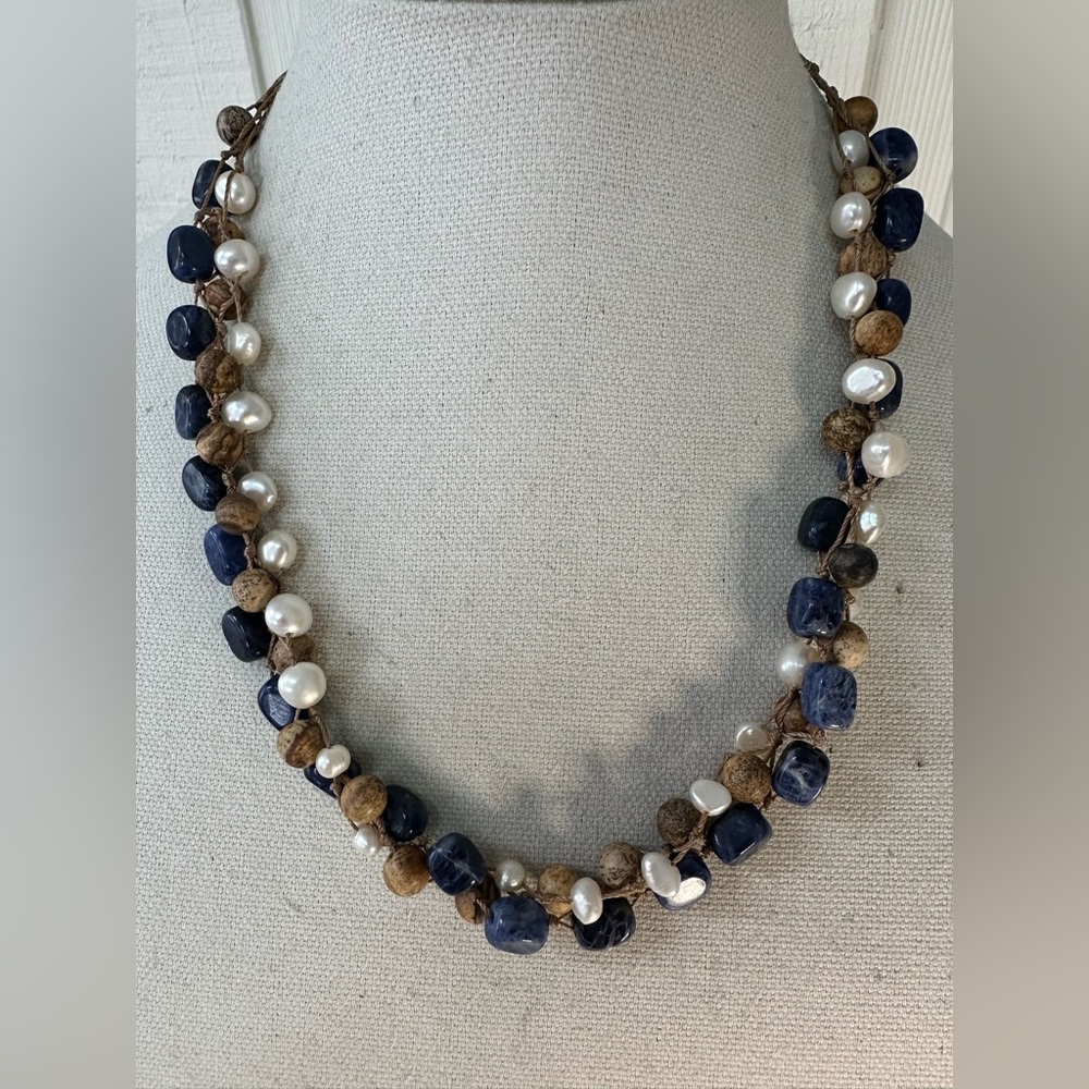 Coldwater Creek stone and freshwater pearl bead necklace